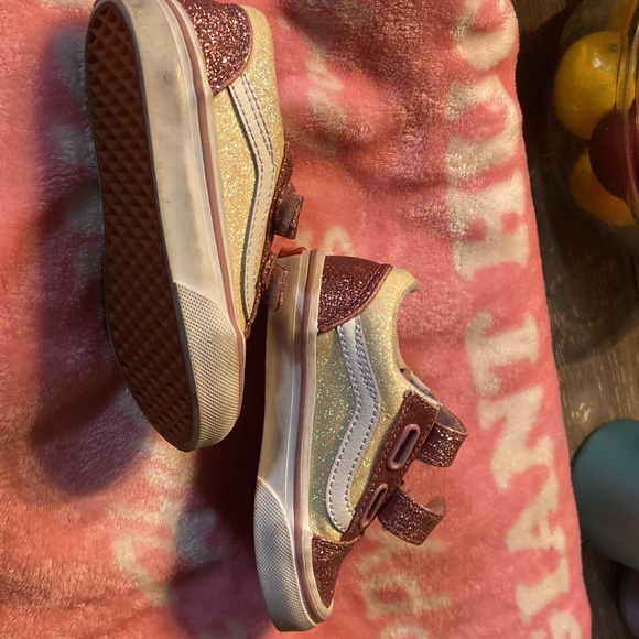 Toddler size 7c girl shoes - Picture 2 of 5